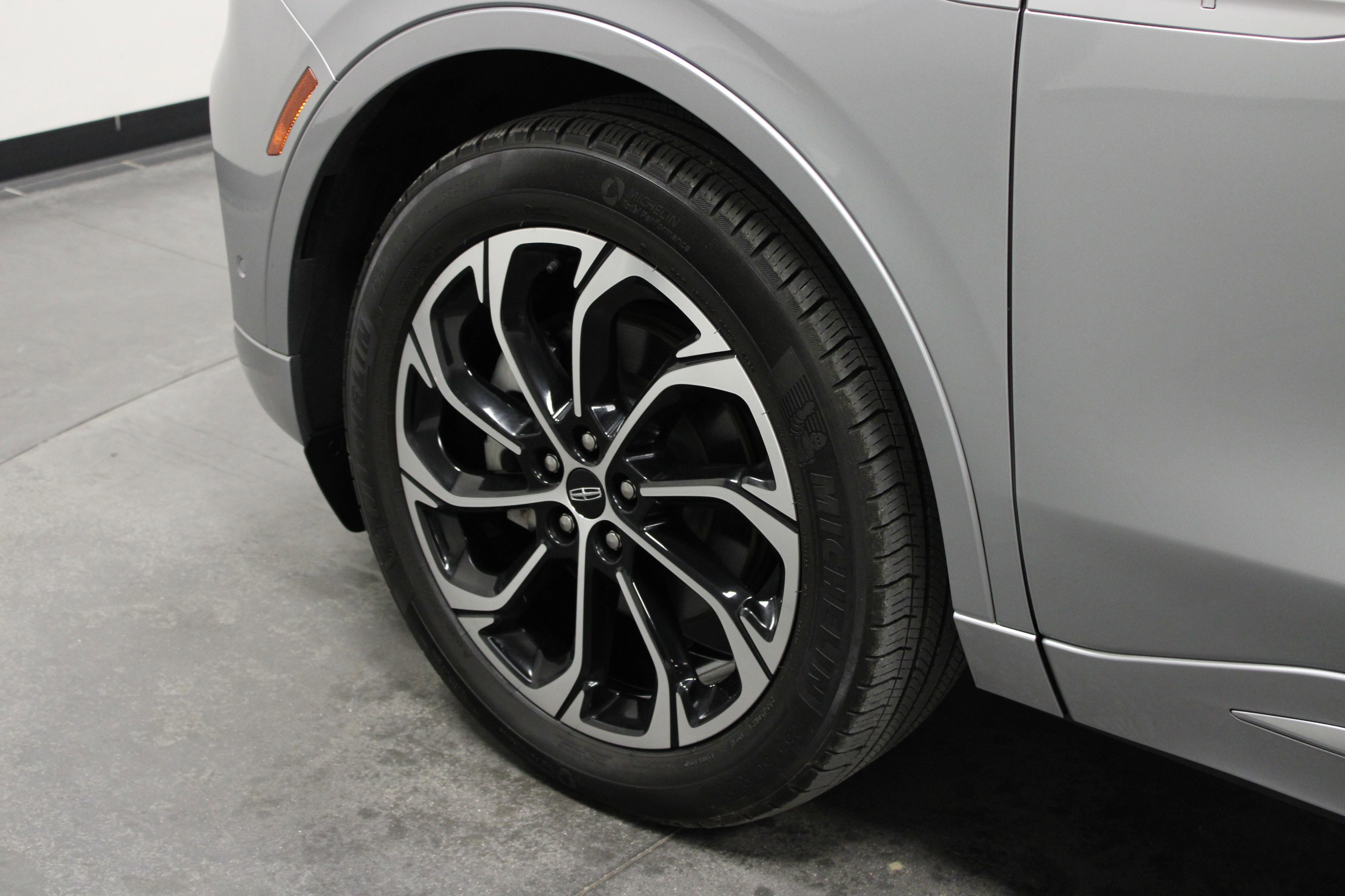 Used 2024 Lincoln Nautilus Reserve image 10