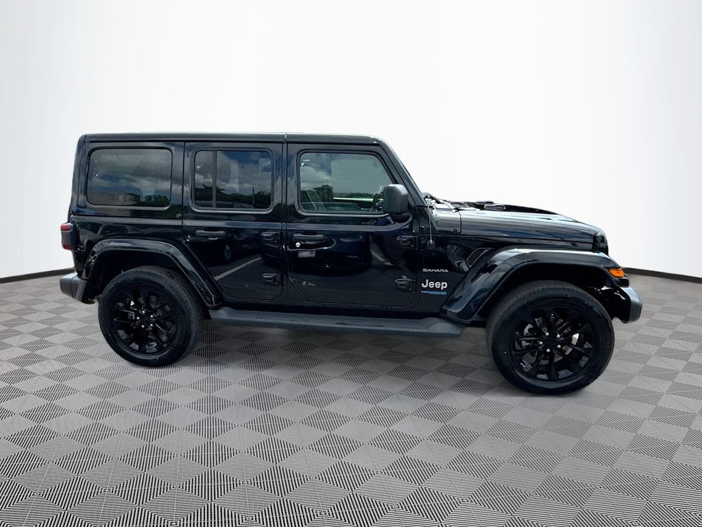 Used 2022 Jeep Wrangler Unlimited Sahara w/ Cold Weather Group AWD/4WD image 5