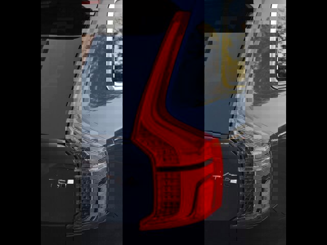 Used 2018 Volvo XC90 T6 Momentum w/ Convenience Package image 49