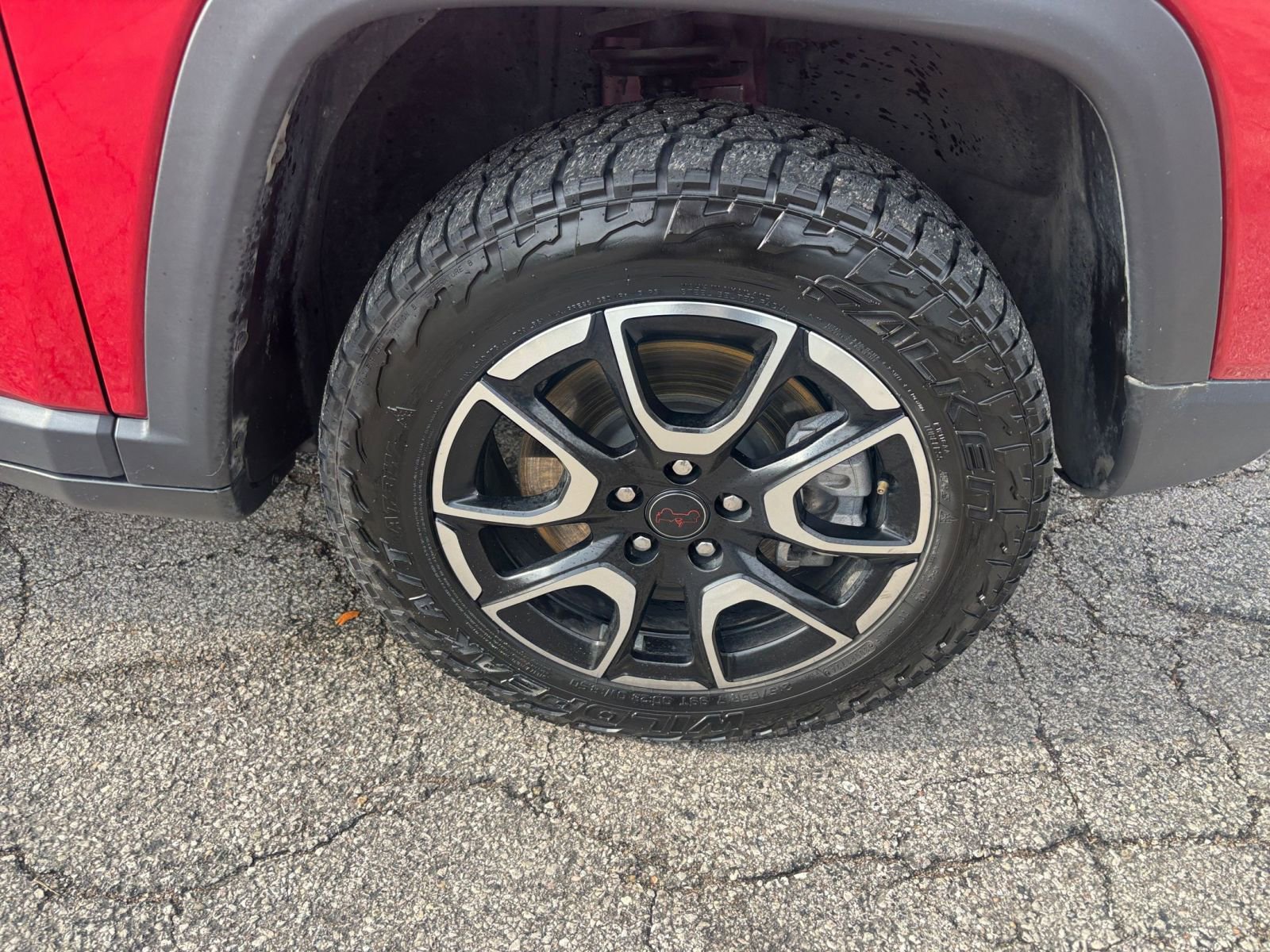 Used 2025 Jeep Compass Trailhawk image 28