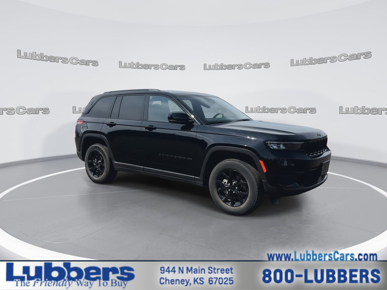 Used 2025 Jeep Grand Cherokee Altitude AWD/4WD image 2