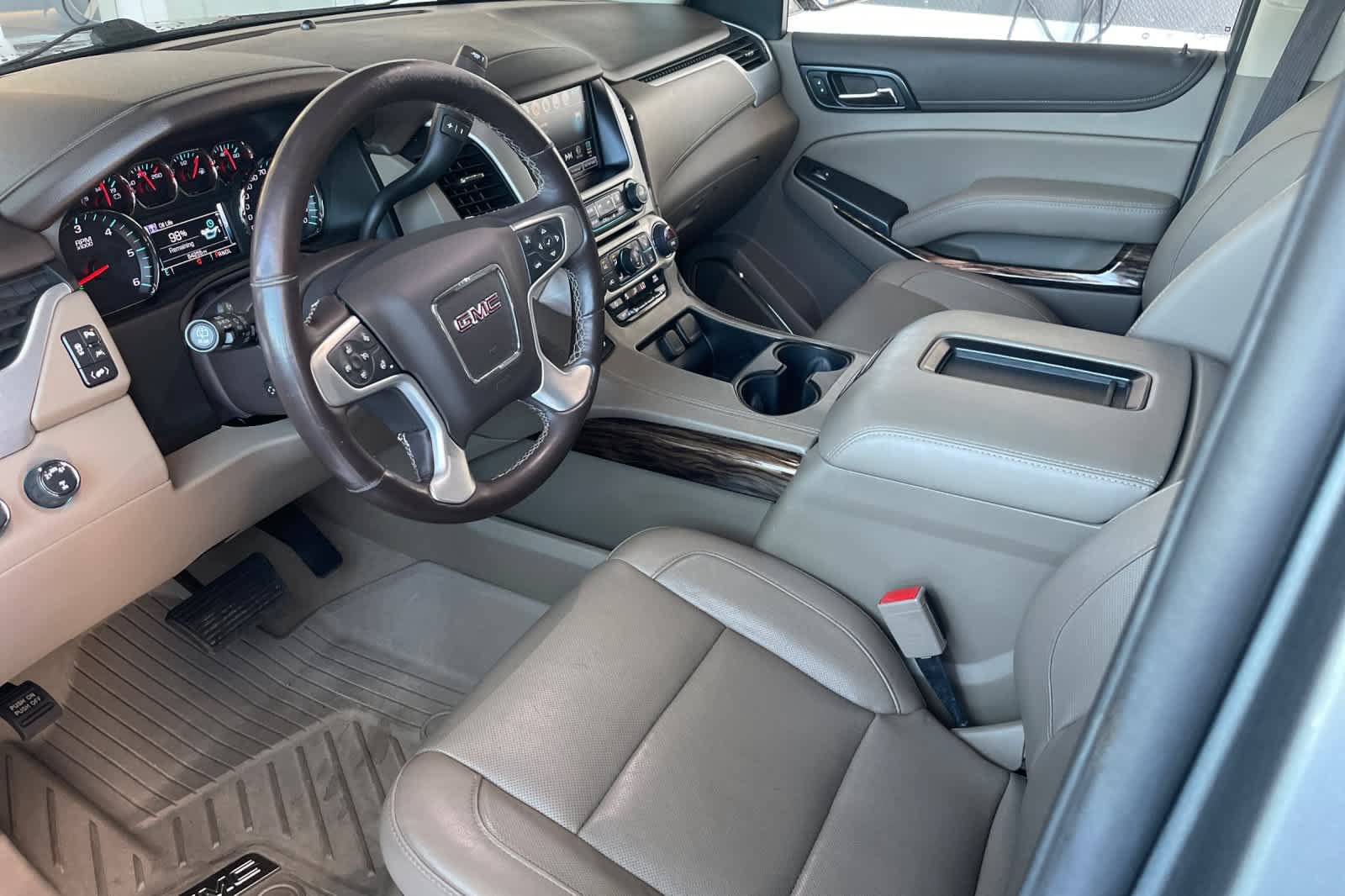 Used 2020 GMC Yukon SLT w/ Premium Edition AWD/4WD image 9