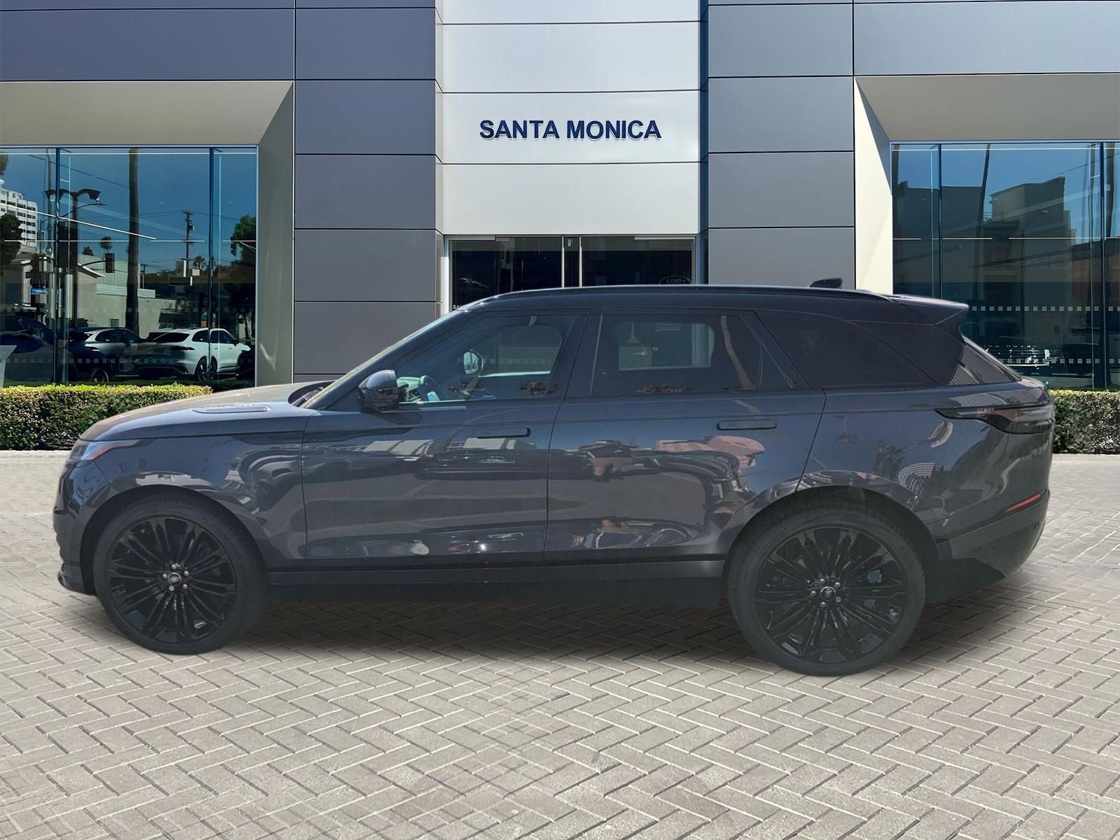 New 2026 Land Rover Range Rover Velar Dynamic SE image 7