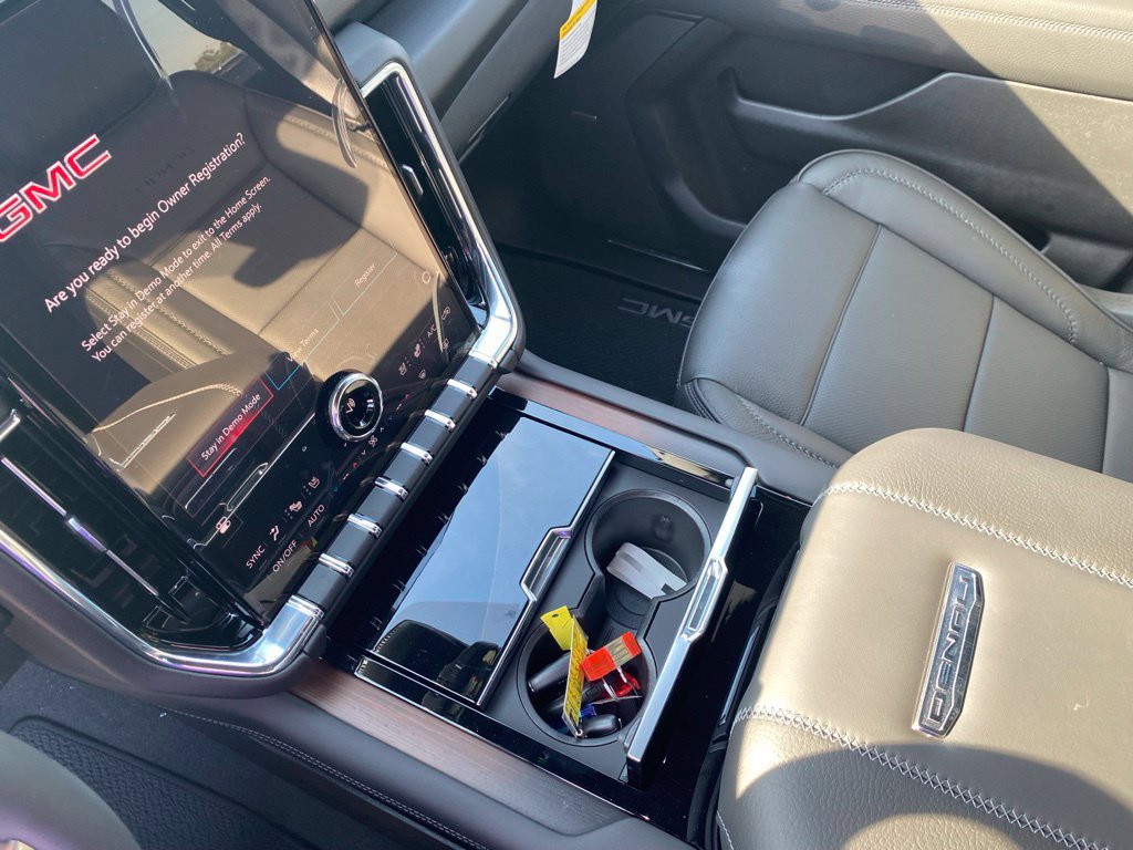New 2026 GMC Yukon Denali w/ Advanced Technology Package AWD/4WD image 26