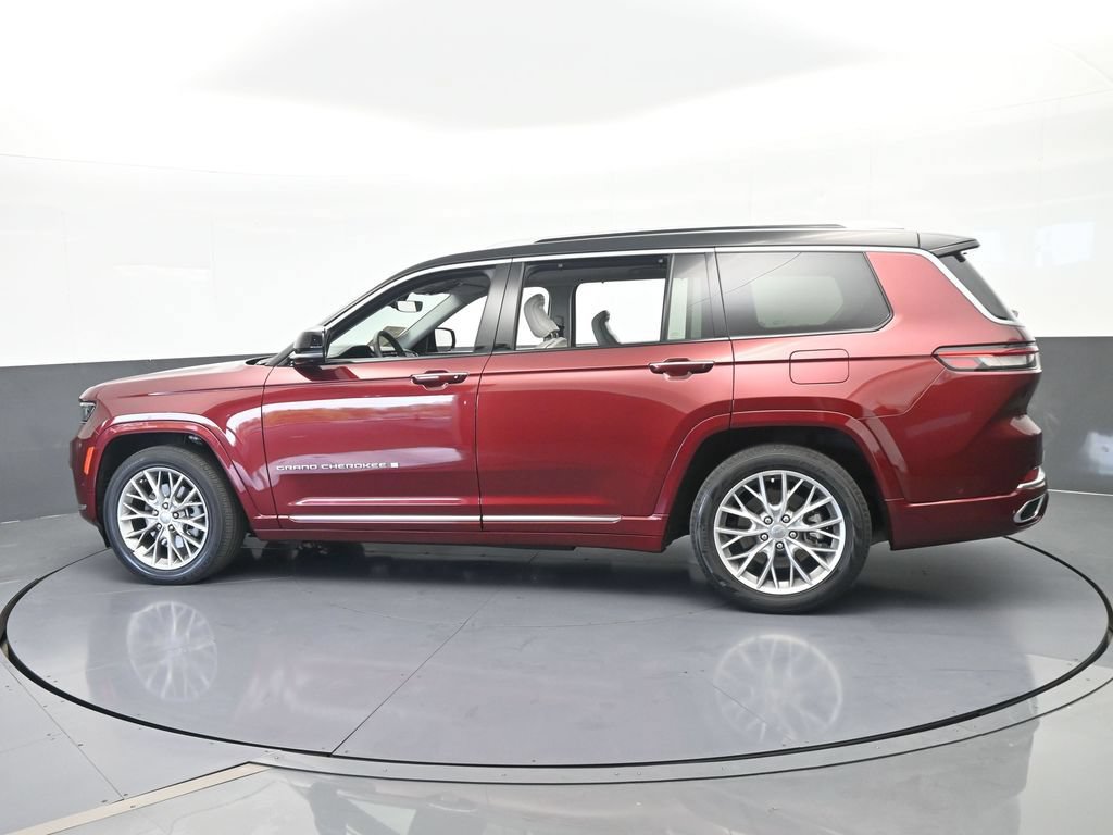 Used 2023 Jeep Grand Cherokee L Summit w/ Luxury Tech Group V AWD/4WD image 3