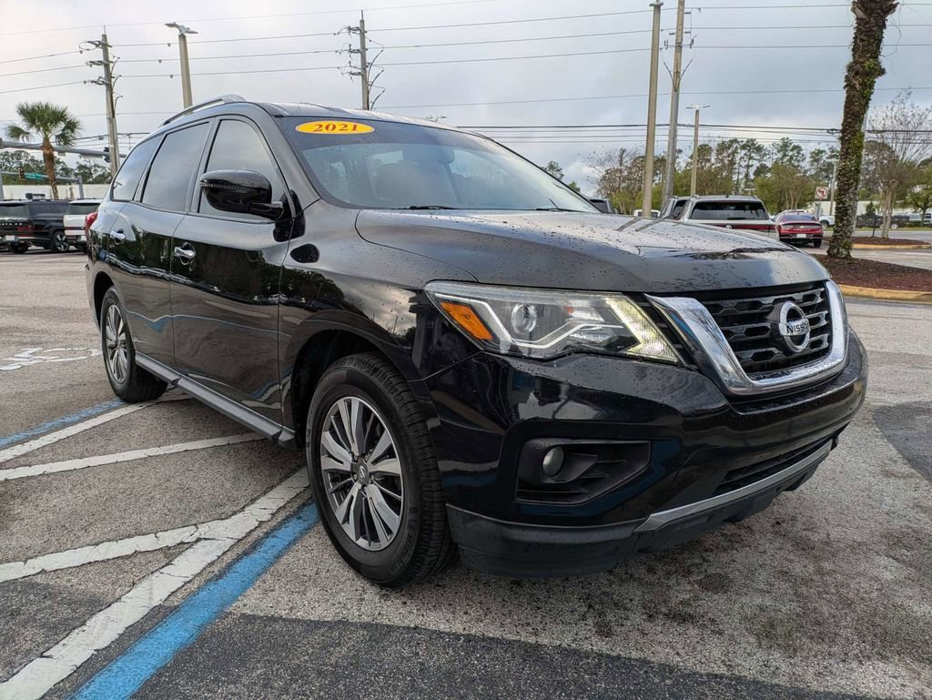 Used 2020 Nissan Pathfinder SV image 8