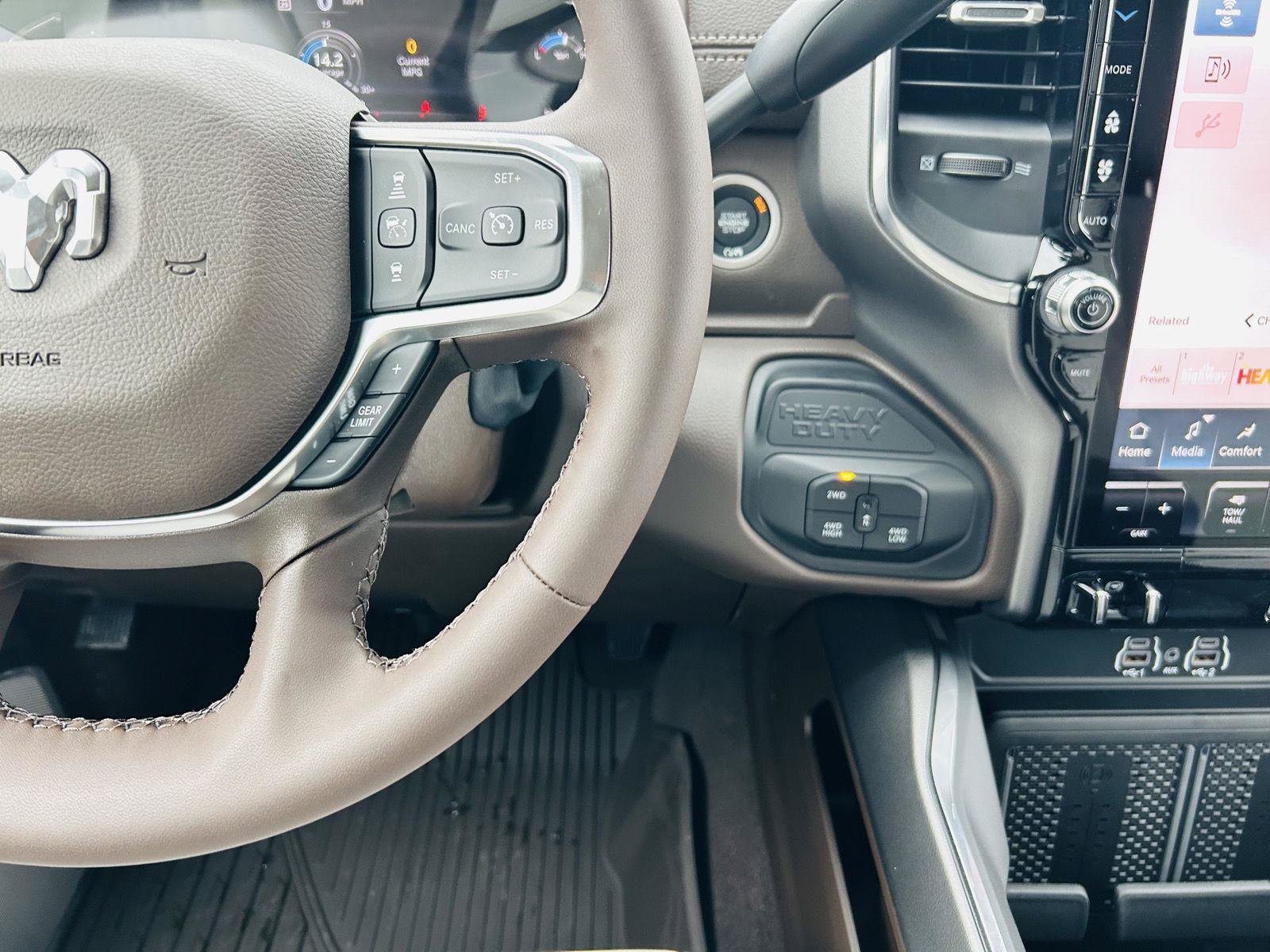 New 2026 RAM 3500 Laramie AWD/4WD image 22