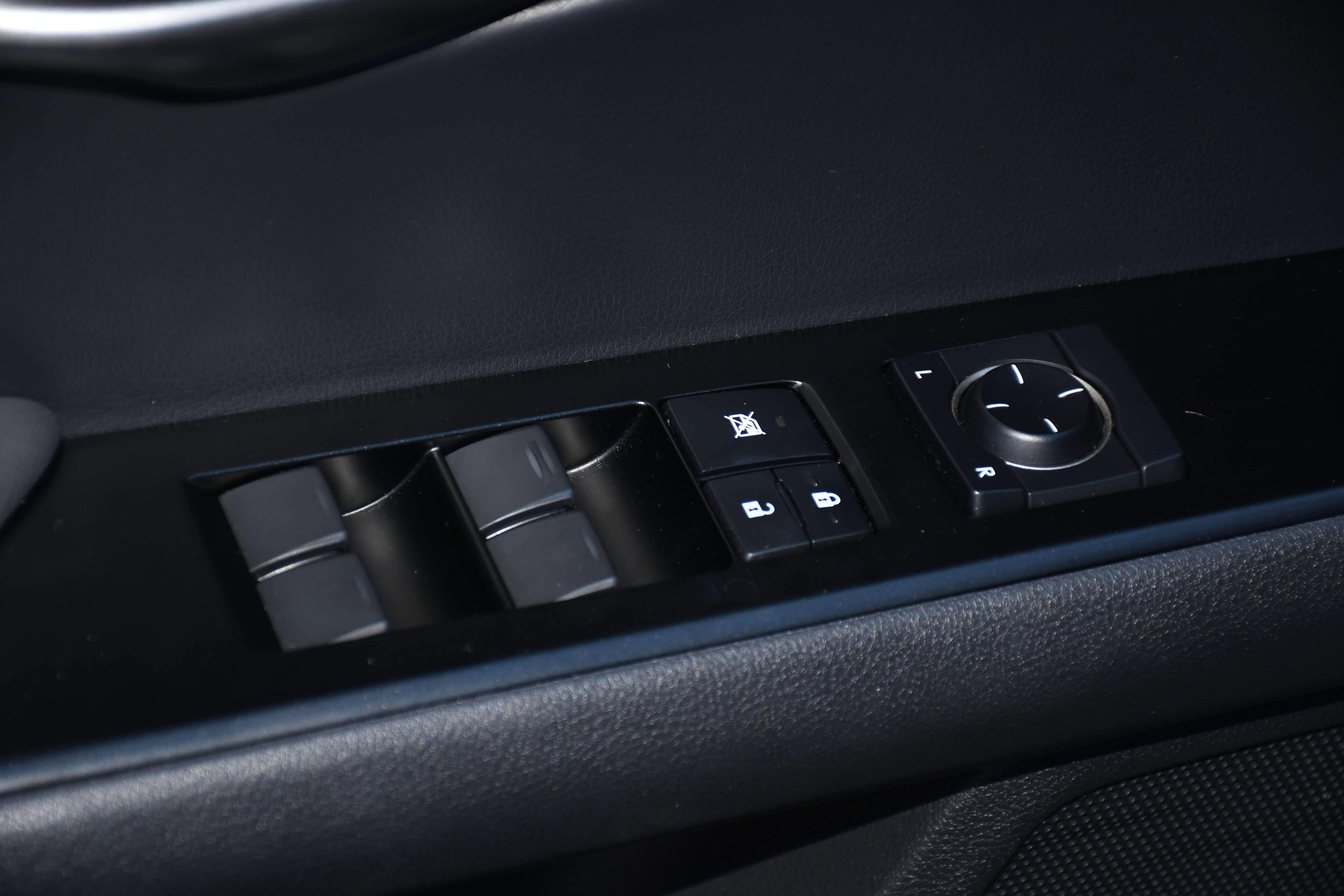 Used 2019 Lexus UX 200 F Sport w/ Premium Package image 11