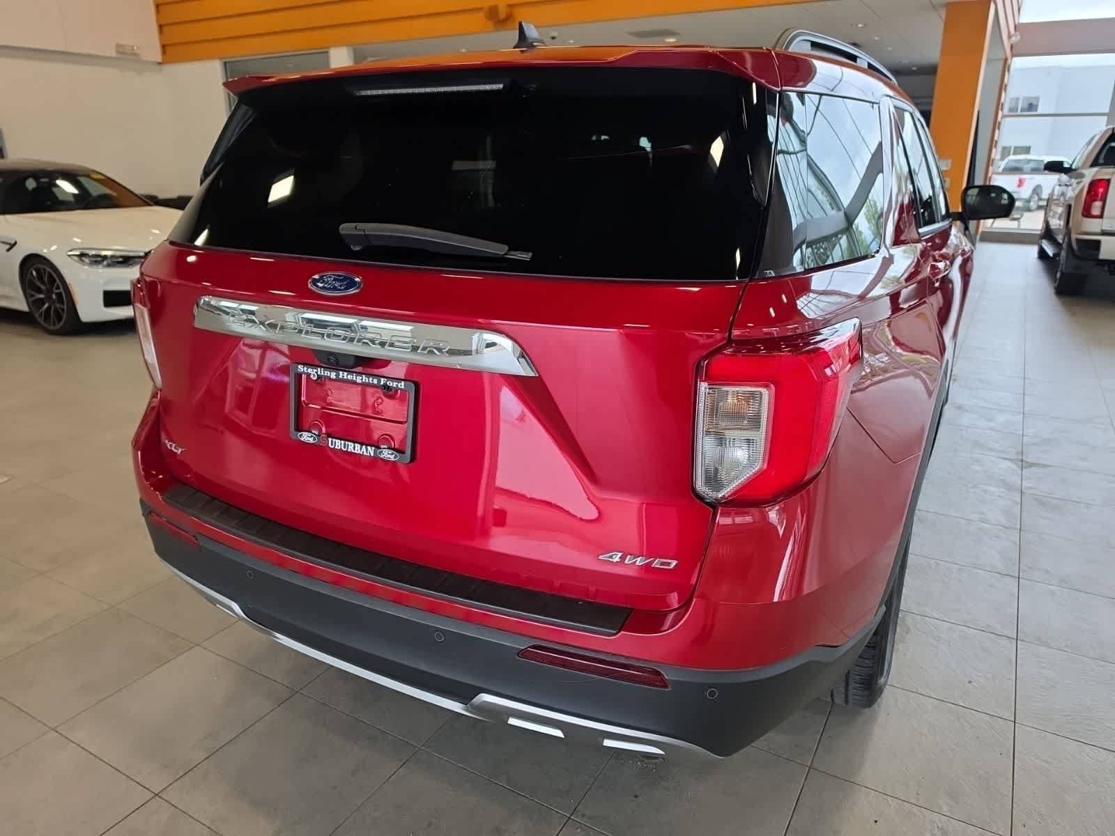 Used 2023 Ford Explorer XLT w/ Equipment Group 202A AWD/4WD image 8