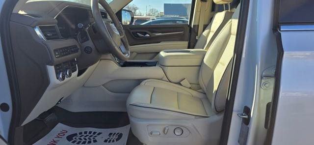 Used 2024 GMC Yukon Denali w/ Advanced Technology Package AWD/4WD image 10