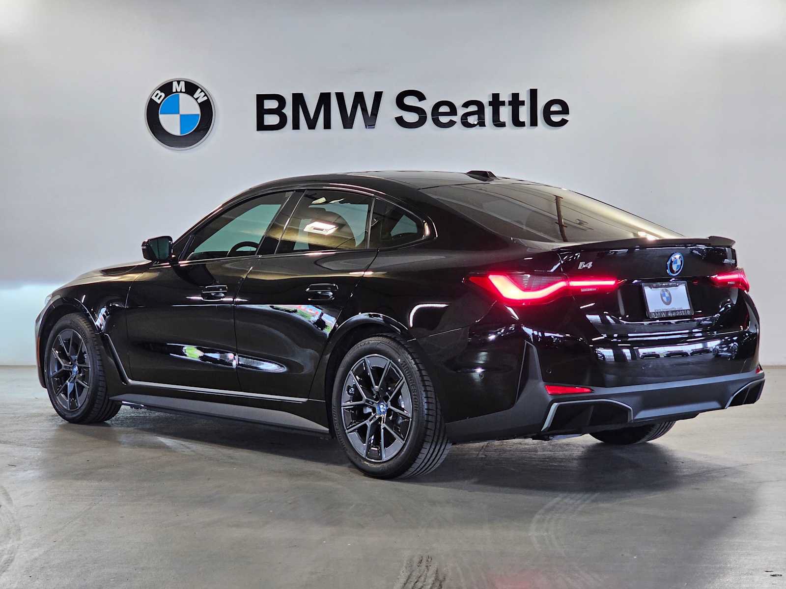 Certified 2023 BMW i4 eDrive35 w/ Premium Package RWD image 4