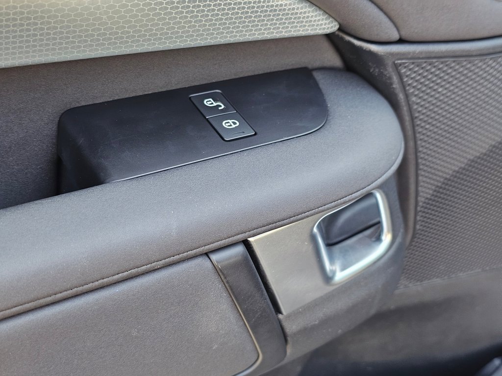 Used 2020 Land Rover Discovery Landmark image 33