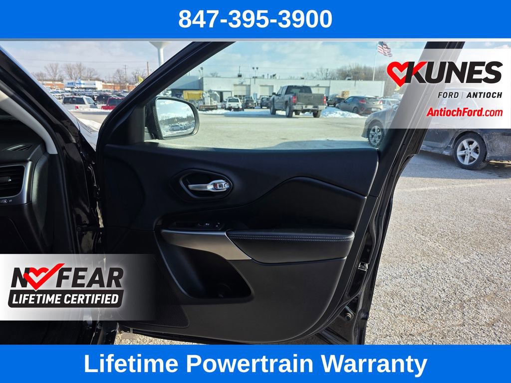 Used 2020 Jeep Cherokee Latitude Plus image 26