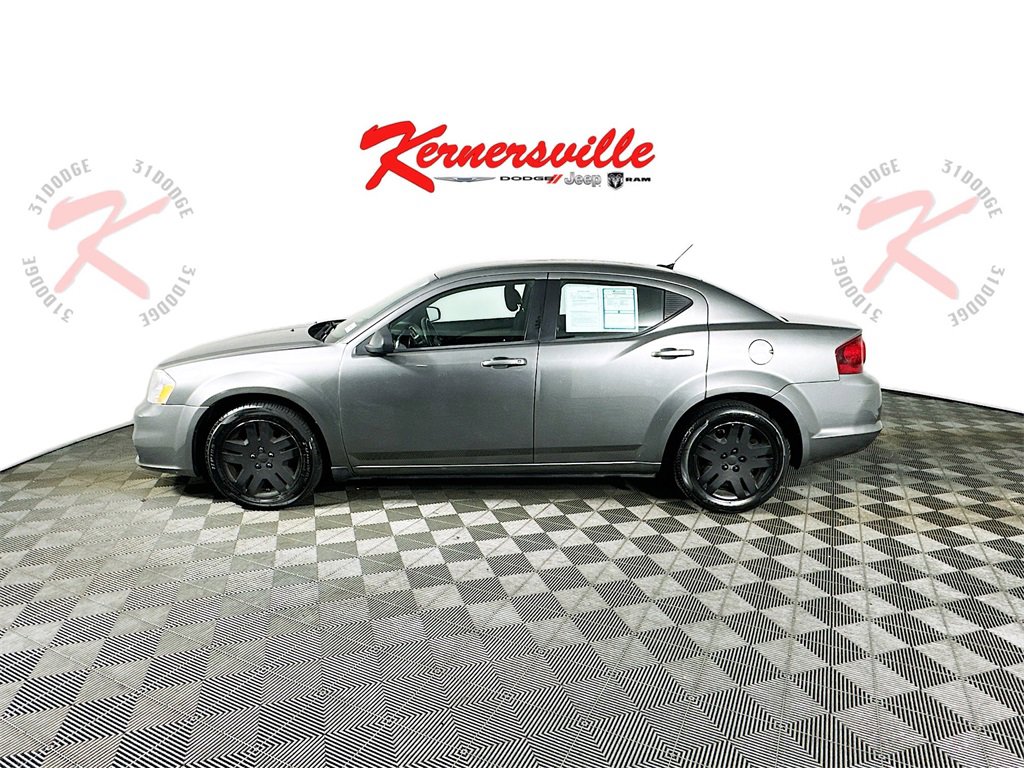 Used 2013 Dodge Avenger SE image 4