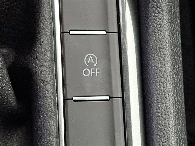 Used 2022 Volkswagen Tiguan SE image 25