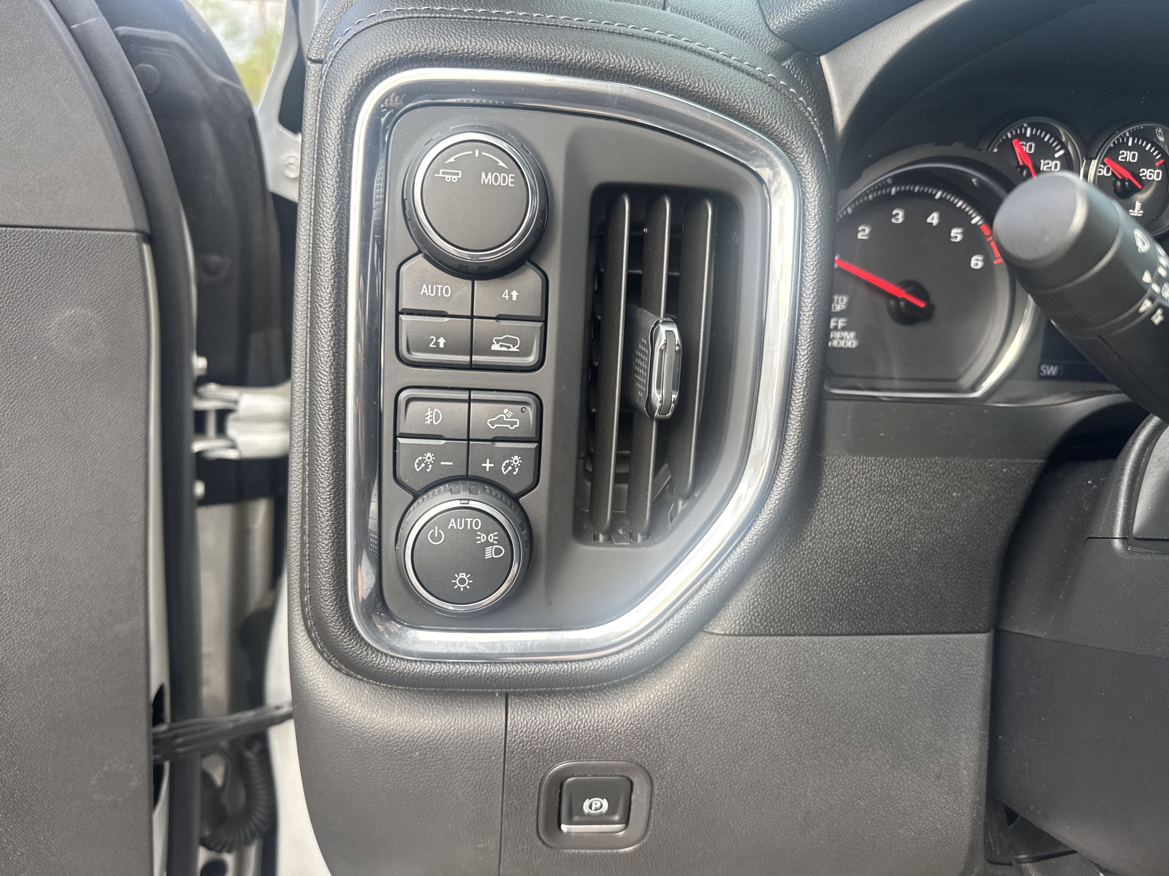 Used 2020 Chevrolet Silverado 1500 RST w/ All-Star Edition AWD/4WD image 30