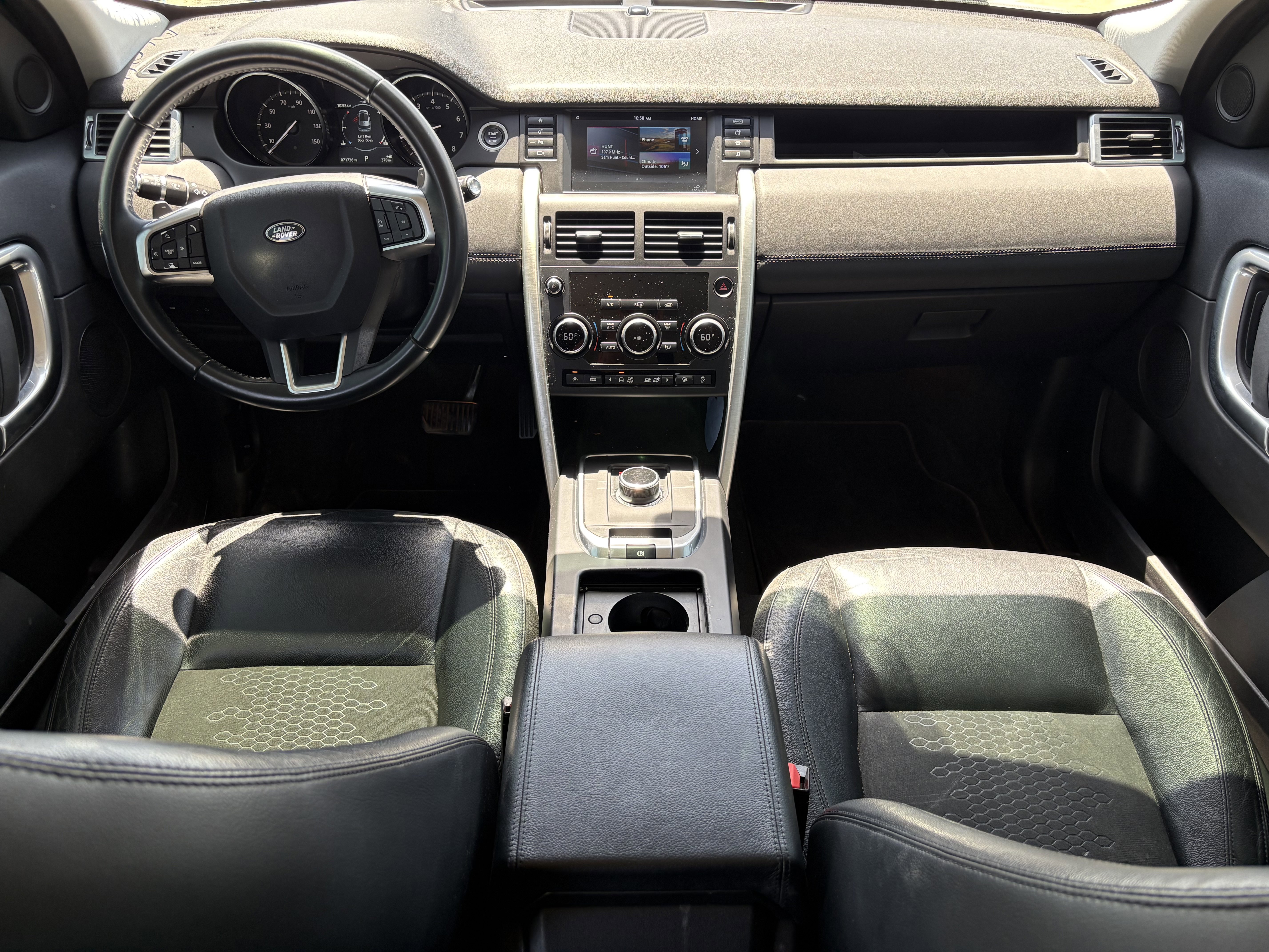 Used 2017 Land Rover Discovery Sport SE AWD/4WD image 22