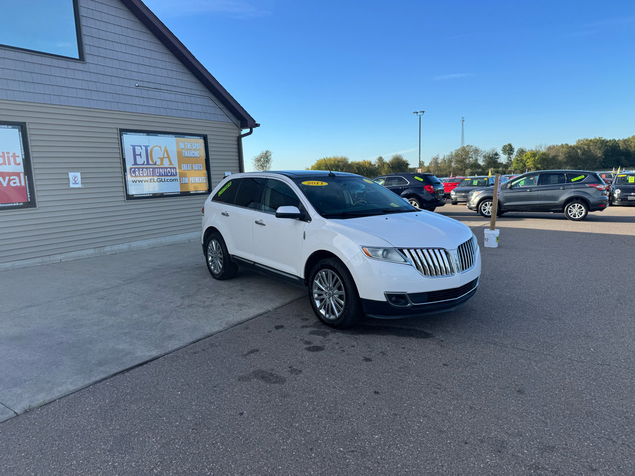 Used 2011 Lincoln MKX AWD w/ 102A Rapid Spec Order Code image 2