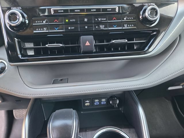 Used 2022 Toyota Highlander Platinum AWD/4WD image 17