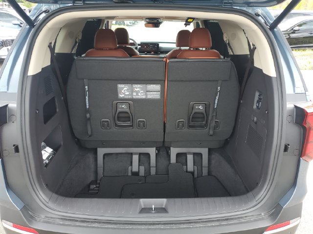 New 2027 Kia Carnival SX w/ Dark Edition Package FWD image 15