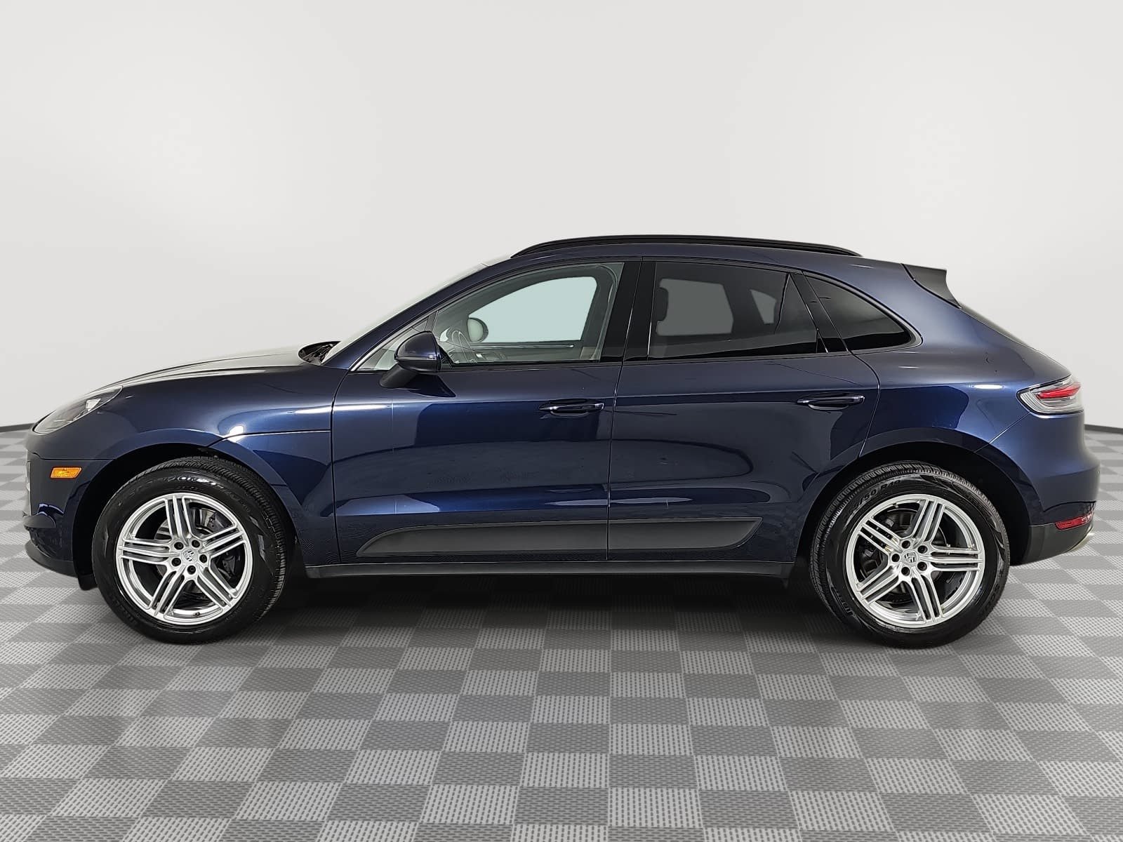 Used 2020 Porsche Macan AWD/4WD image 5