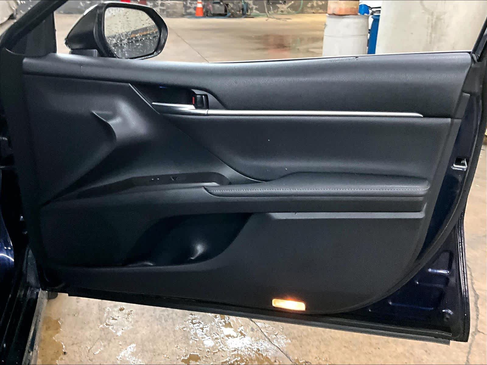 Used 2022 Toyota Camry XSE FWD image 25