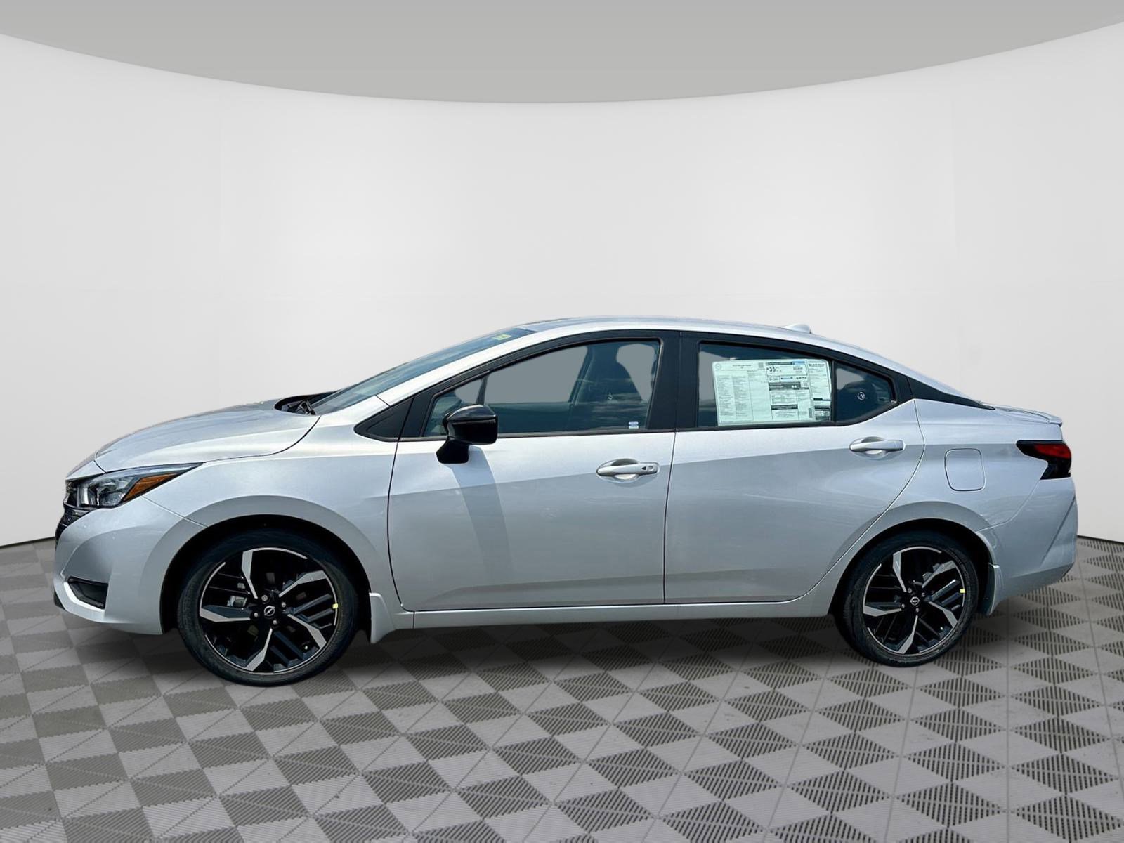 Used 2025 Nissan Versa SR w/ Trunk Package image 16