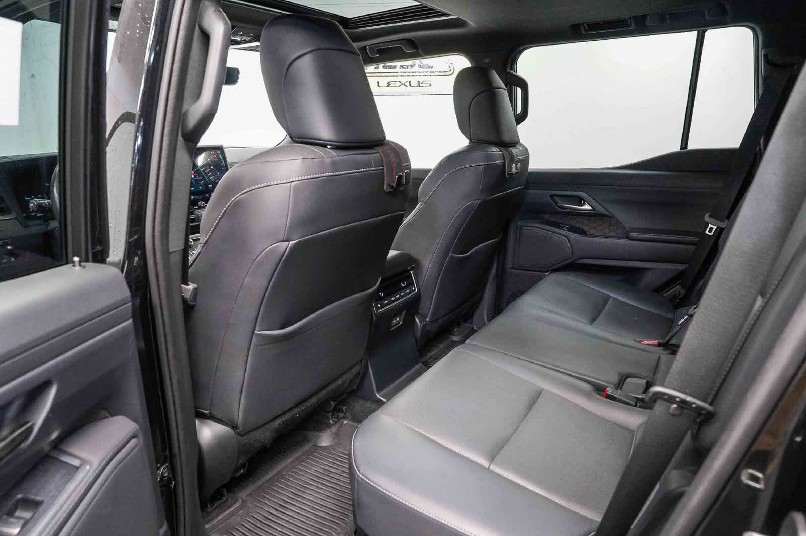 Used 2024 Lexus GX 550 w/ Accessory Package (Z1) AWD/4WD image 19