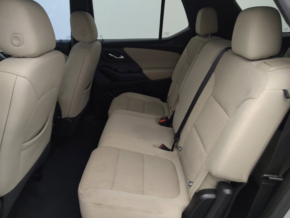 Used 2022 Chevrolet Traverse LS FWD image 18