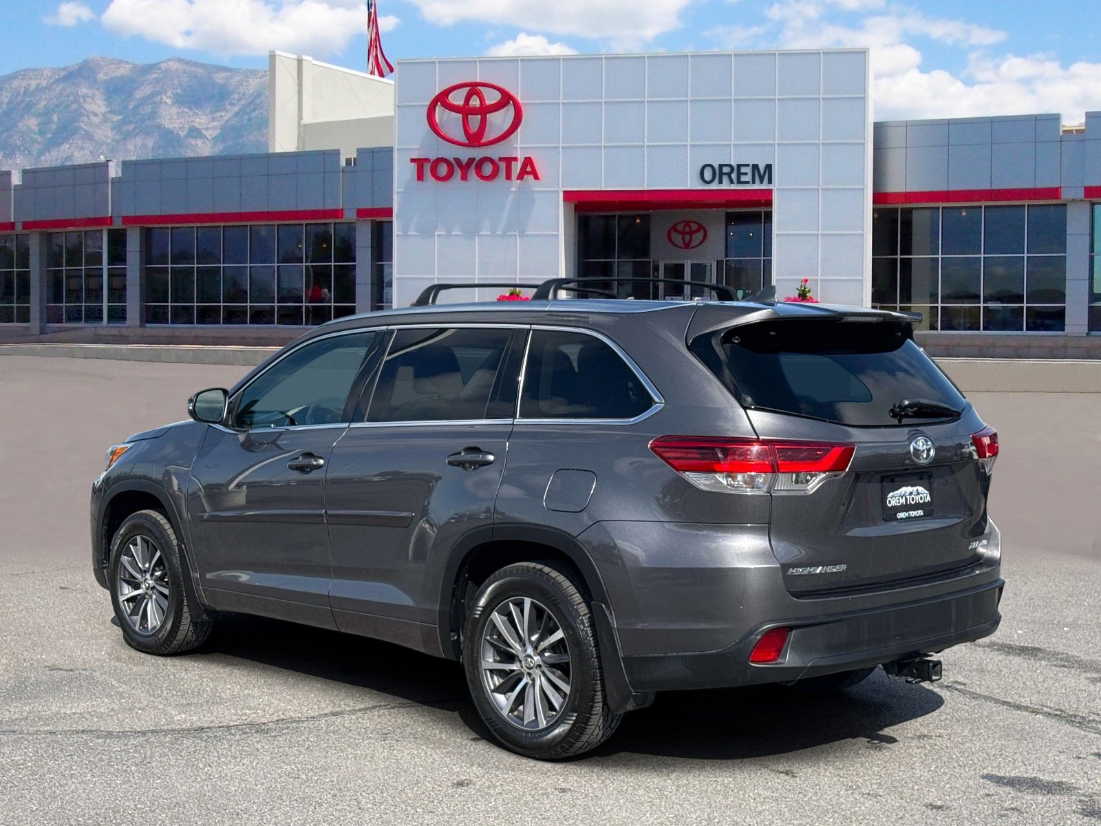 Used 2018 Toyota Highlander XLE AWD/4WD image 5