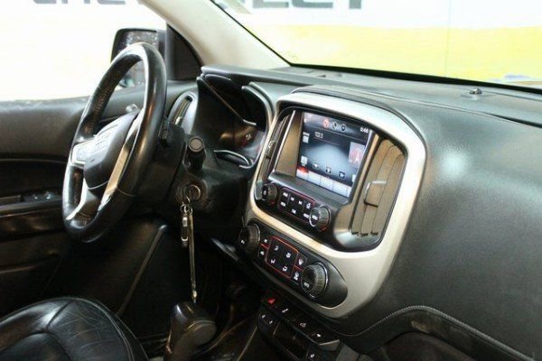 Used 2015 GMC Canyon SLT image 12