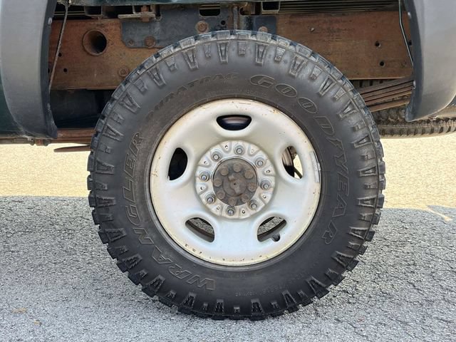 Used 2003 Chevrolet Silverado 2500 W/T w/ Skid Plate Package AWD/4WD image 11