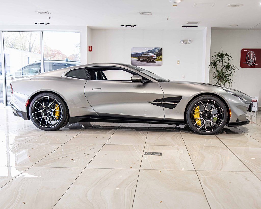 New 2026 Aston Martin Vanquish RWD image 9