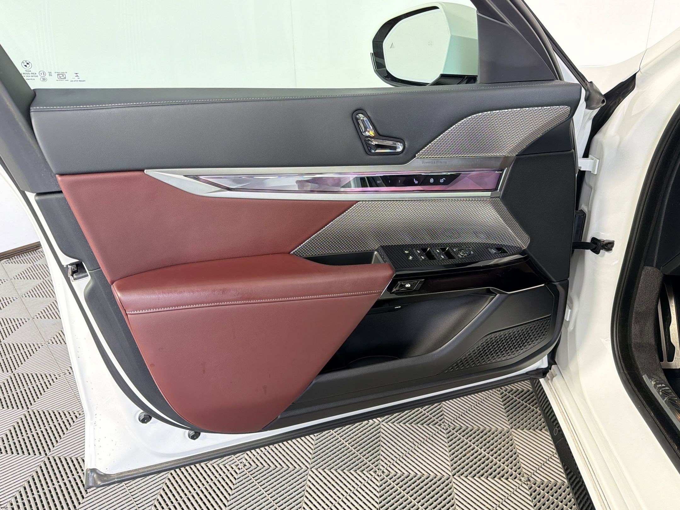 Certified 2024 BMW 740i RWD image 22