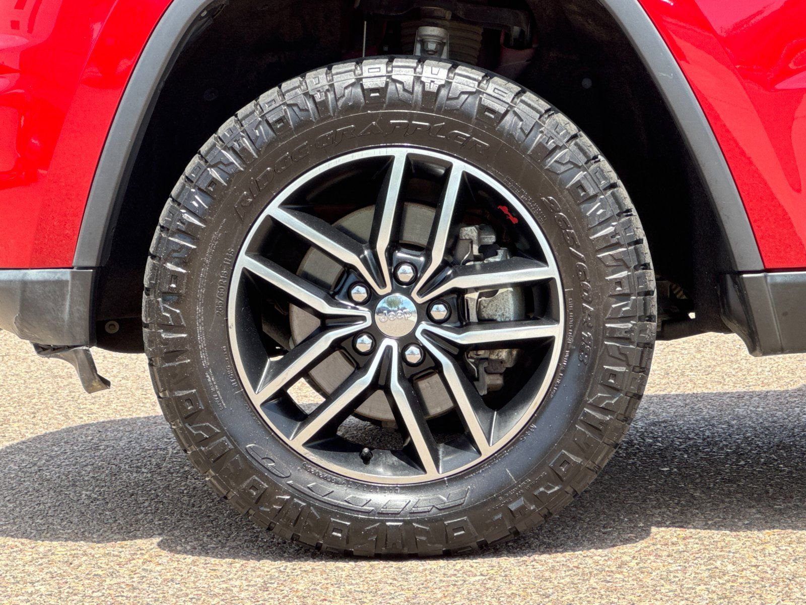 Used 2018 Jeep Grand Cherokee Trailhawk AWD/4WD image 34