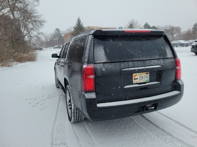Used 2020 Chevrolet Suburban LT w/ Luxury Package image 24