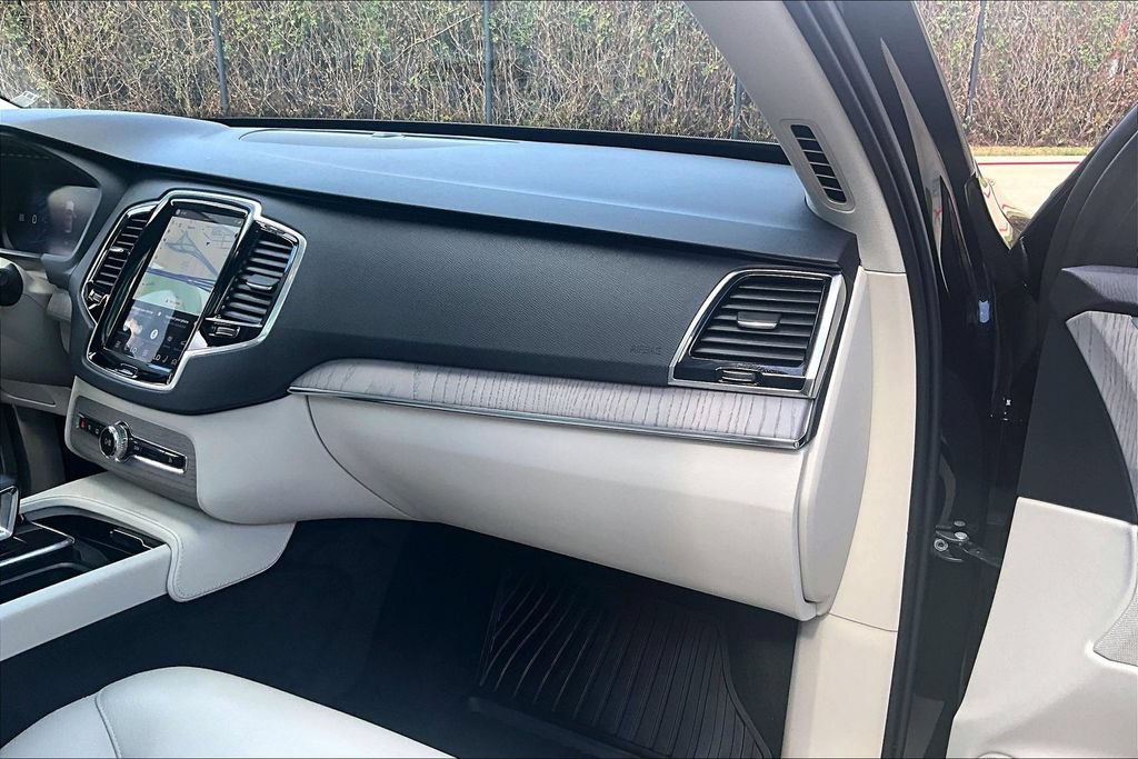 Used 2025 Volvo XC90 B6 Plus w/ Protection Package Premier AWD/4WD image 21