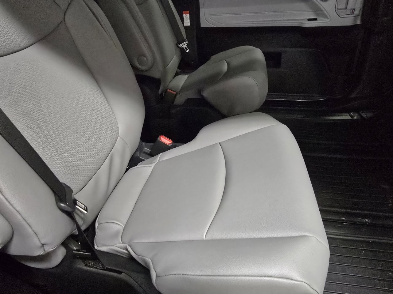 New 2026 Toyota Sienna XLE image 22