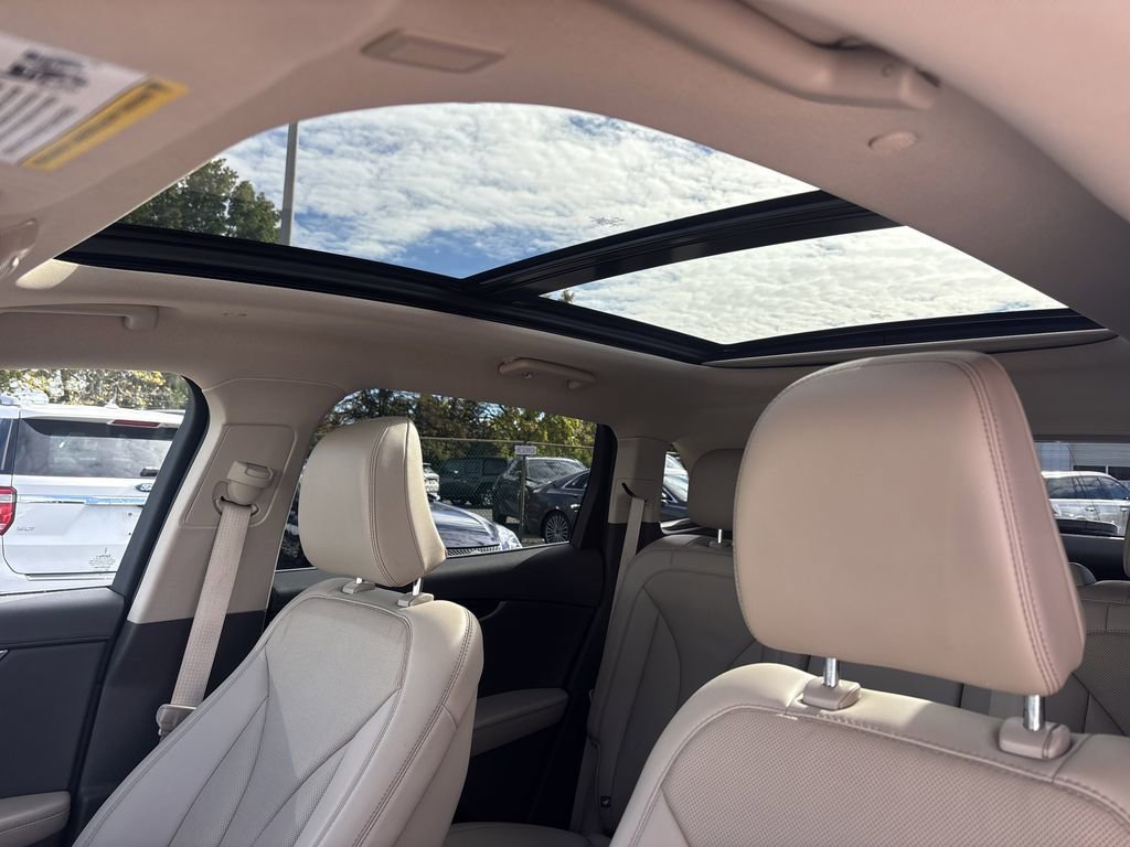 Certified 2022 Lincoln Nautilus Reserve w/ Luxury Package image 28