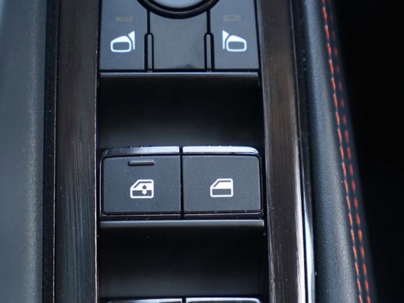 Used 2025 Nissan Rogue SV image 23