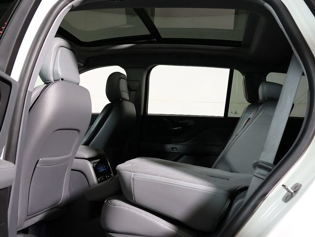 Used 2020 Lincoln Aviator Reserve w/ Equipment Group 201A AWD/4WD image 15