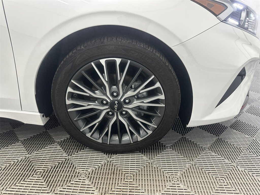 Used 2022 Kia Forte GT-Line w/ GT-Line Premium Package image 13