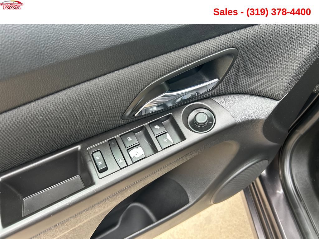 Used 2016 Chevrolet Cruze LT FWD image 11