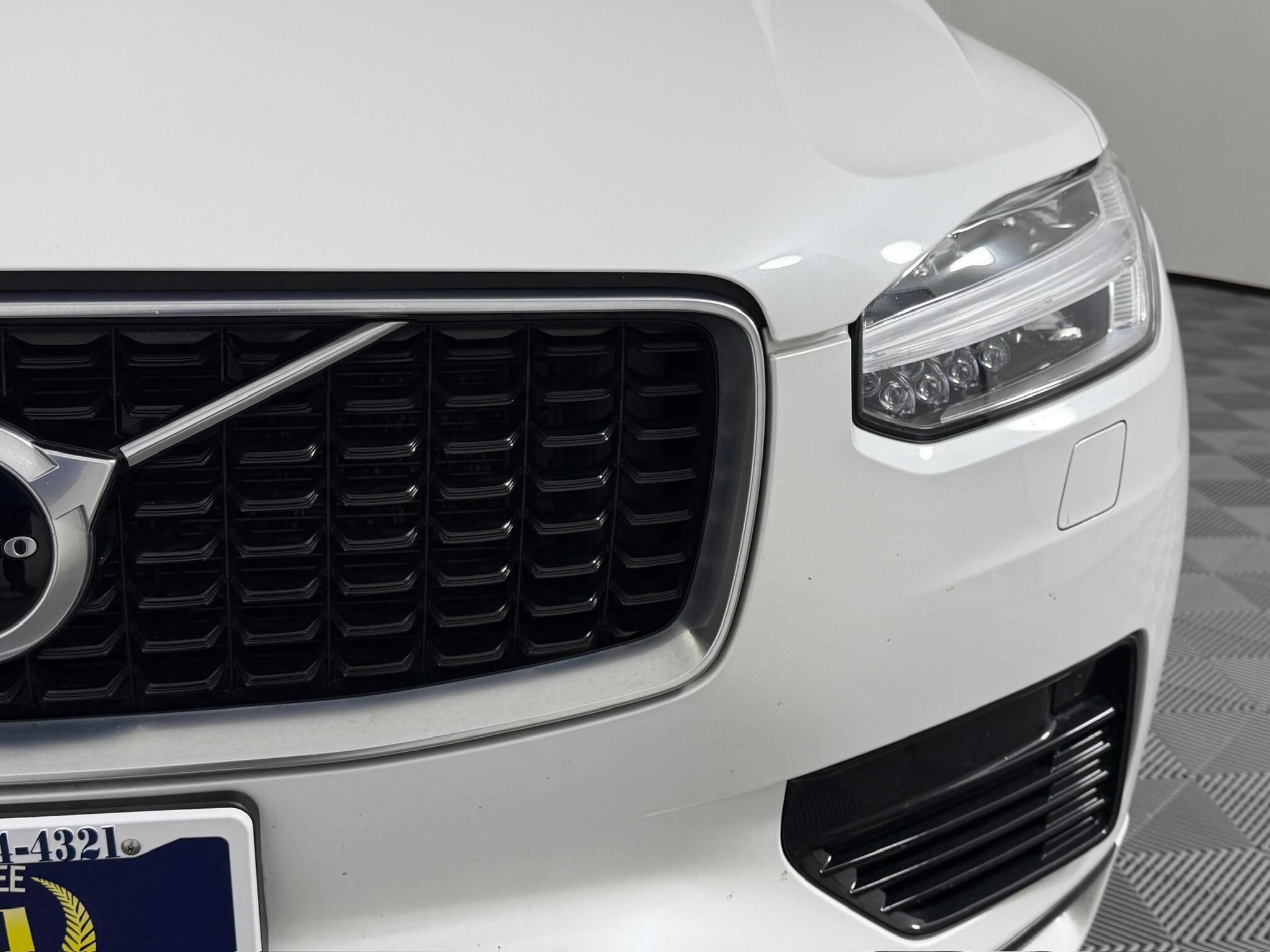 Used 2020 Volvo XC90 T8 R-Design w/ Protection Package AWD/4WD image 5