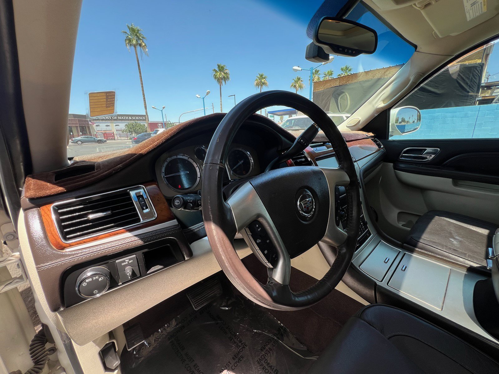 Used 2012 Cadillac Escalade Platinum AWD/4WD image 12
