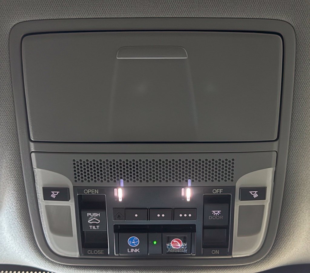Used 2018 Acura TLX w/ Technology Package FWD image 24