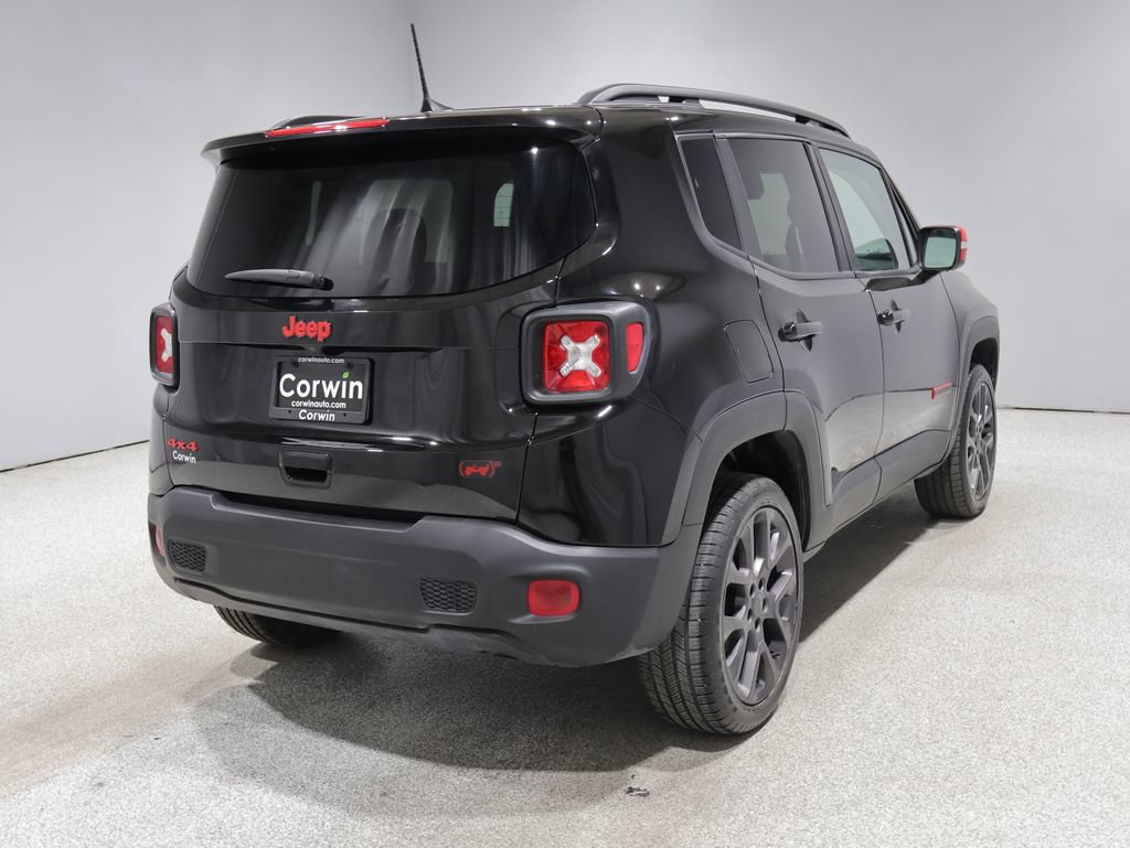 Certified 2023 Jeep Renegade Latitude w/ Sun/Sound Group AWD/4WD image 3