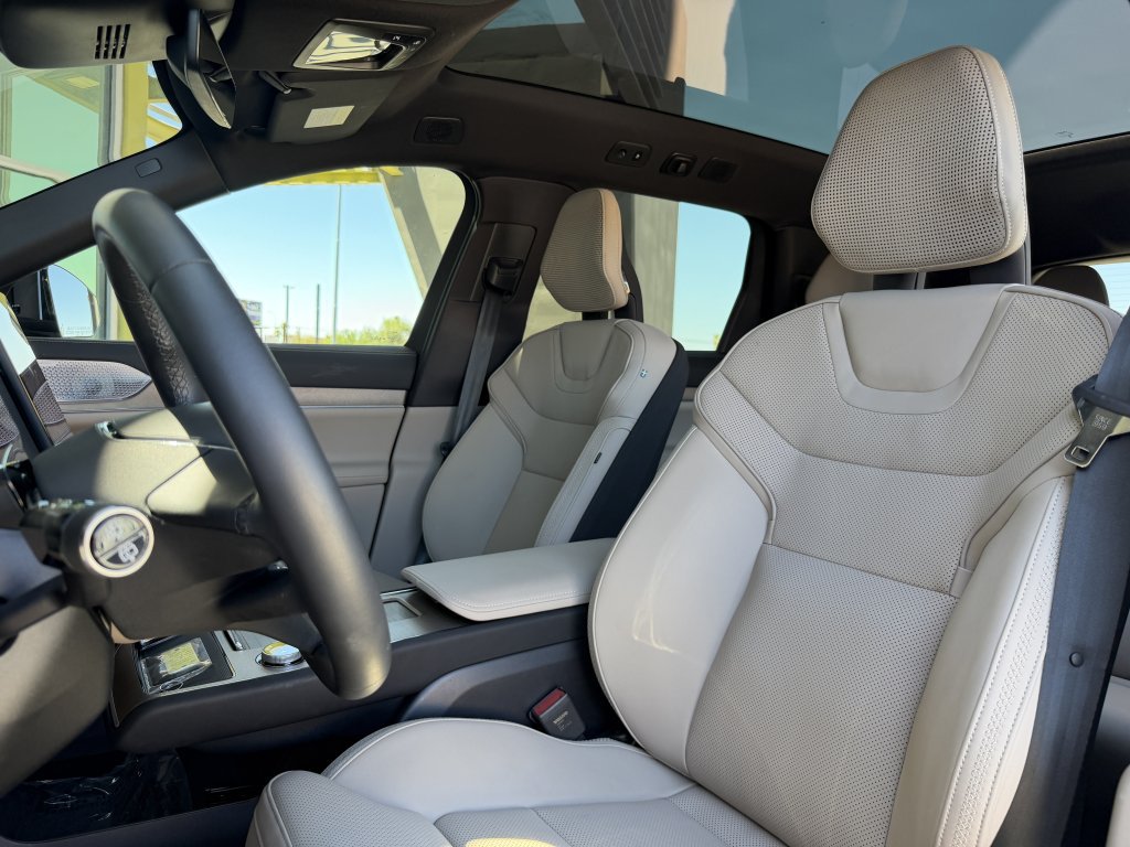 Used 2025 Volvo EX90 Ultra AWD/4WD image 33