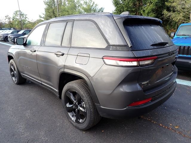 New 2025 Jeep Grand Cherokee Altitude AWD/4WD image 3