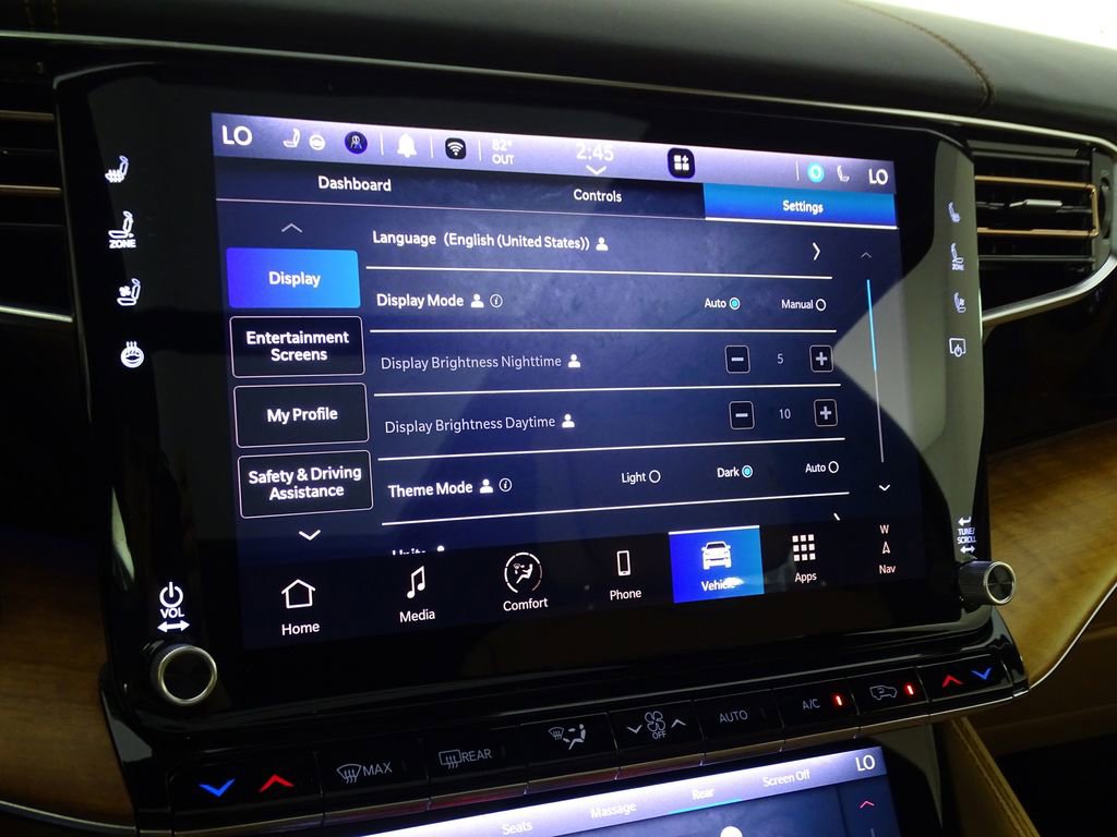 New 2024 Jeep Grand Wagoneer L Series III w/ Rear Seat Video Group 1 image 39